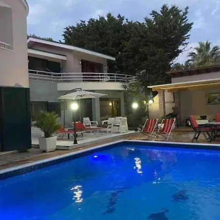 Villa Luxury Near Sea With Private Pool