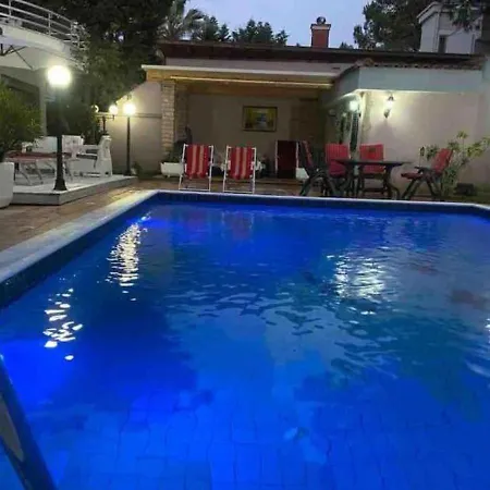 Luxury Near Sea With Private Pool Vila Golem (Tirana)